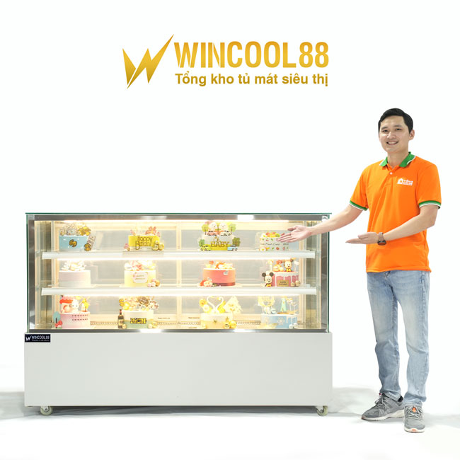 Tủ bánh kem 1m8 kính vuông 3 tầng
