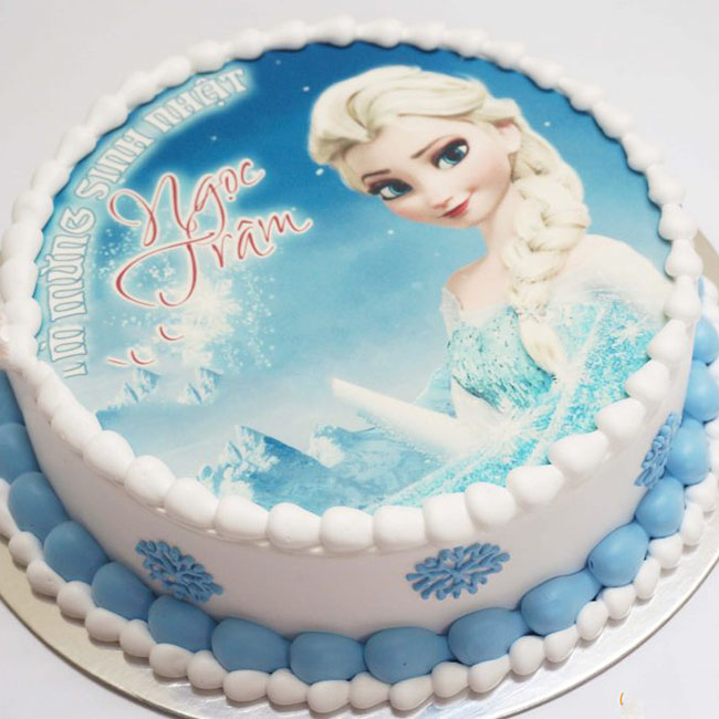 Bánh sinh nhật Elsa đơn giản 4