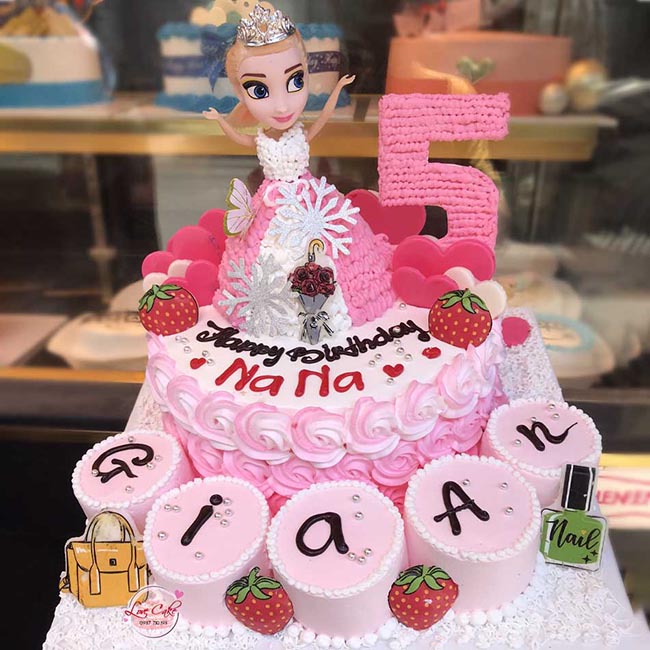Bánh sinh nhật Elsa màu hồng 3