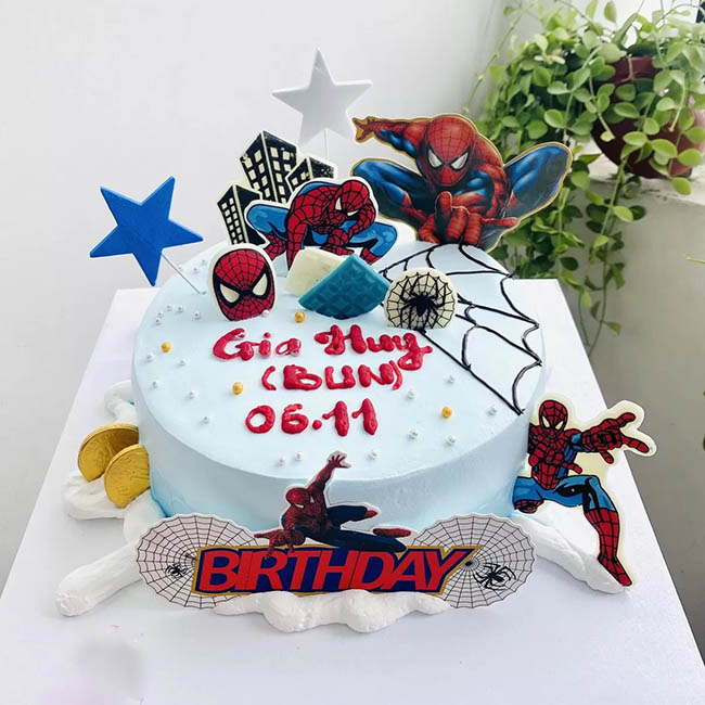 Bánh sinh nhật người nhện