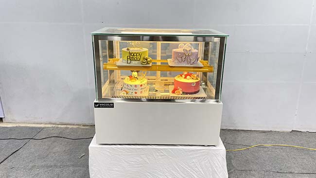 Đặc điểm nổi bật tủ trưng bày bánh kem để bàn 