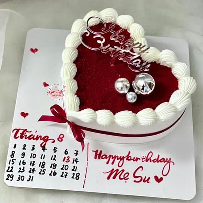 Bánh sinh nhật tặng mẹ hình trái tim trang trí nổi bật 