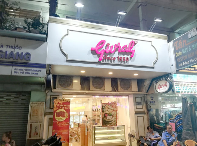 Tiệm bánh kem Givral Bakery