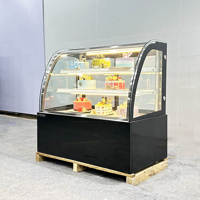 Tủ bánh kem kệ vàng 1m2 kính cong 3 tầng đen trái
