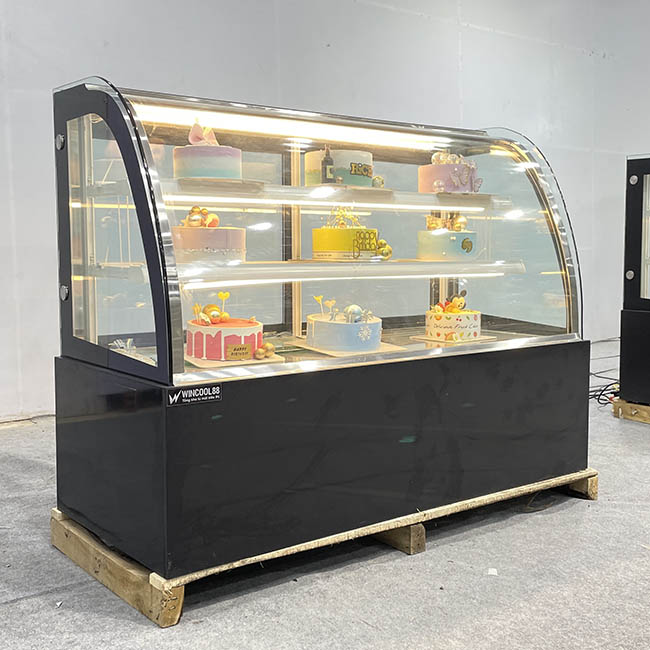 Tủ bánh kem kệ vàng 1m5 kính cong 3 tầng đen trái