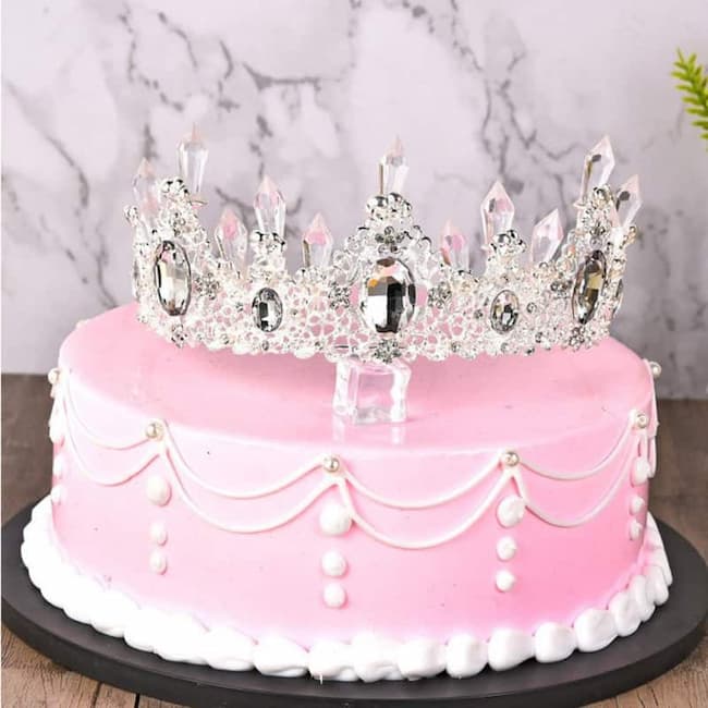 Bánh sinh nhật cho bé gái có vương miện