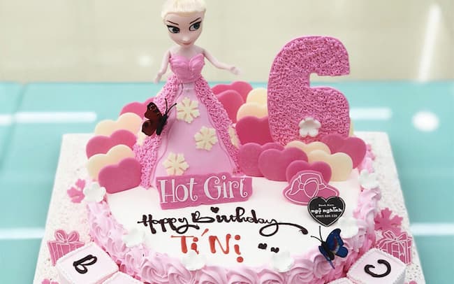 Bánh sinh nhật cho bé gái hình Elsa