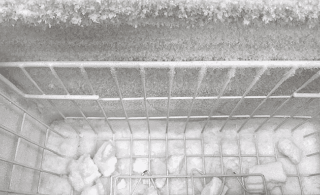 Dàn lạnh tủ đông bám tuyết dày, cản trở quá trình sinh nhiệt