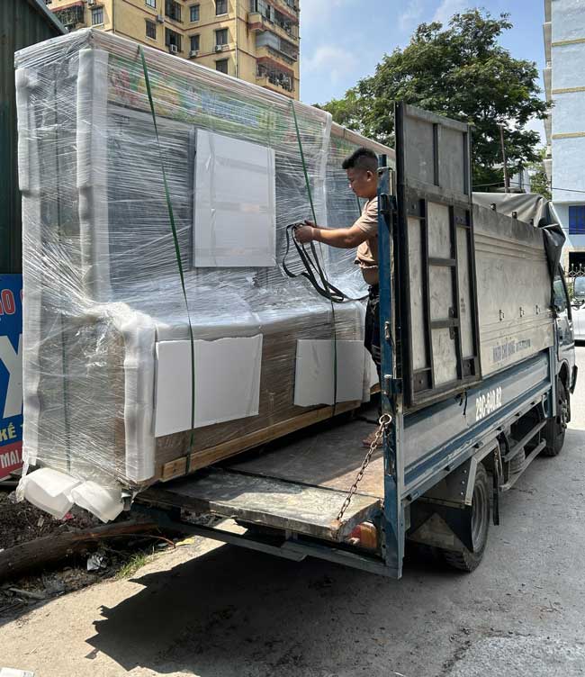 Di chuyển tủ mát đi đường xa