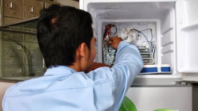 Liên hệ thợ để sửa chữa bo mạch tủ