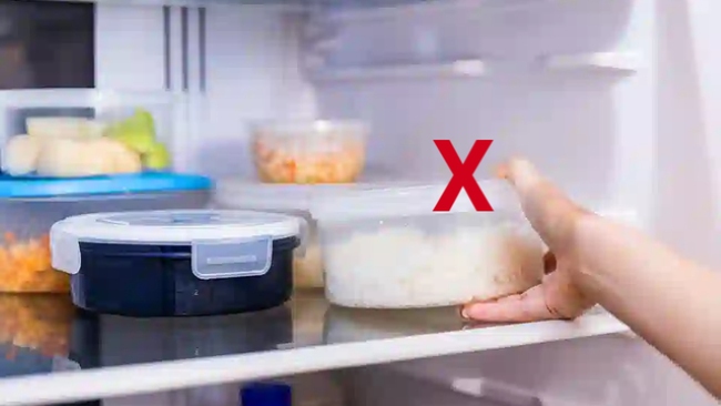 Không để đồ nóng vào tủ đông