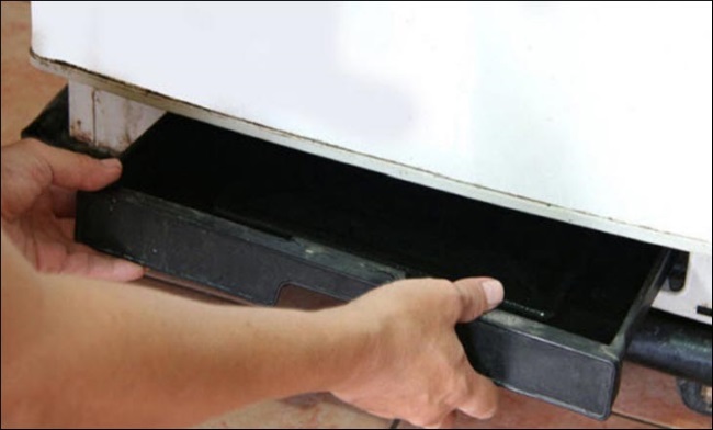 Khay nước sau tủ đông có tác dụng gì