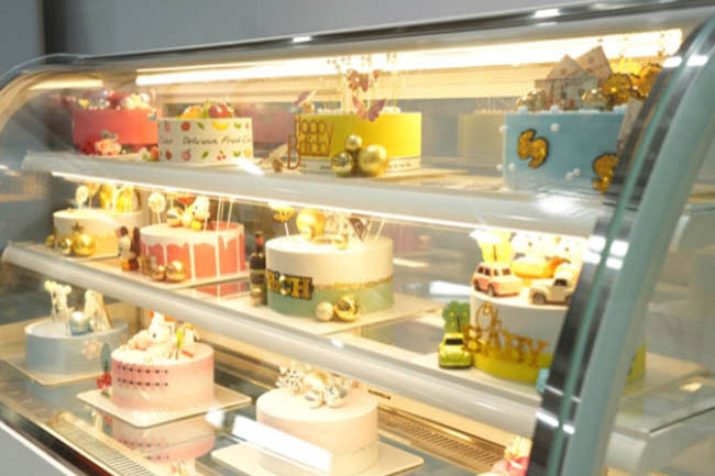 Thanh lý tủ trưng bày bánh kem mini
