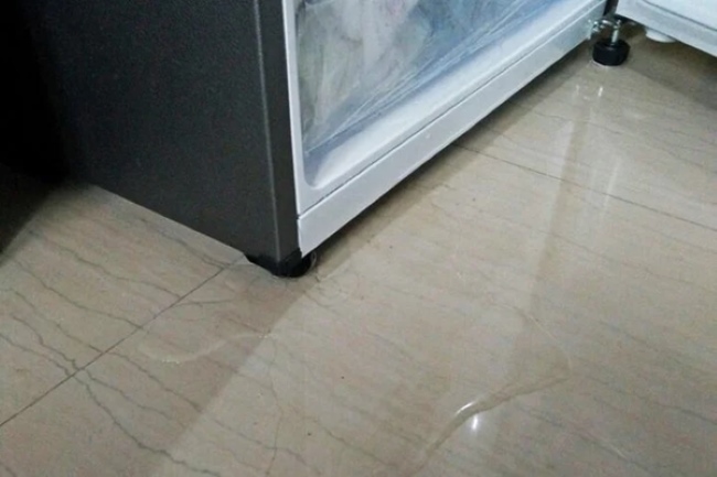 Tủ mát bị chảy nước