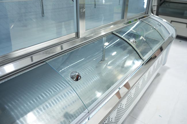 Dùng tủ kính LowE tiết kiệm điện 