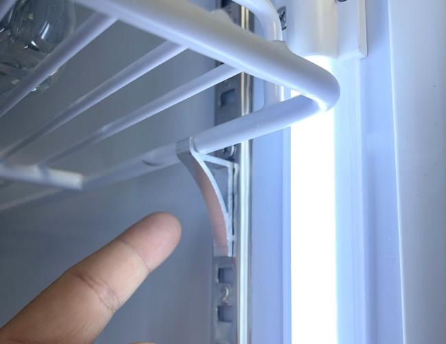 Chốt điều chỉnh vị trí khay tủ