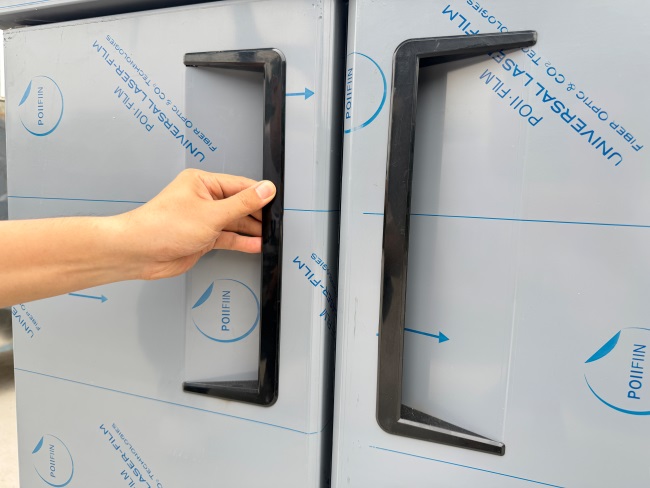 Cửa tủ chắc chắn