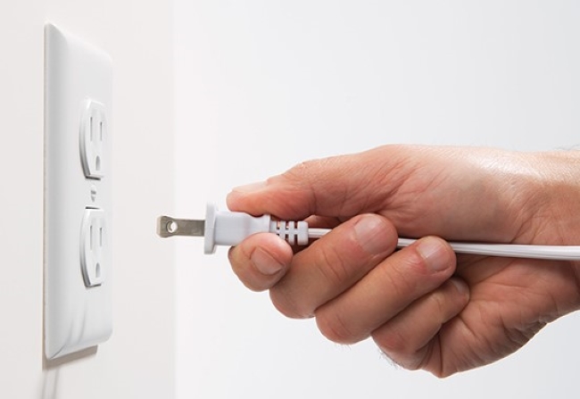 Cắm điện vận h&agrave;nh