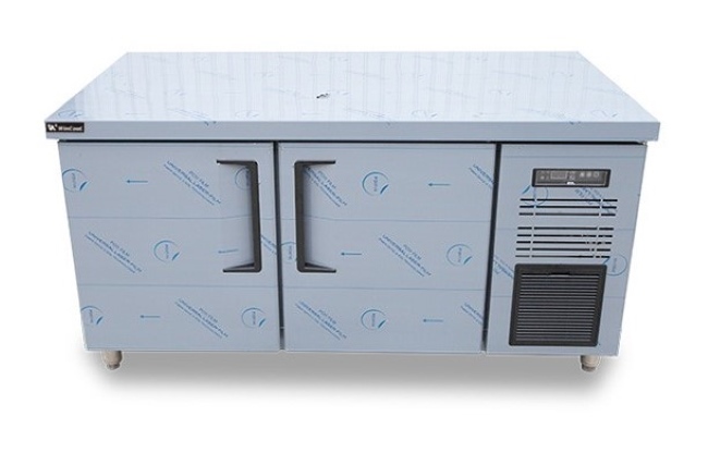 Tủ đ&ocirc;ng b&agrave;n chặt