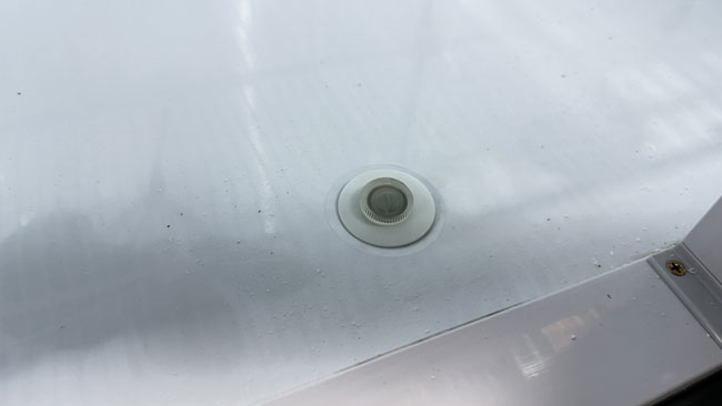 Lỗ tho&aacute;t nước