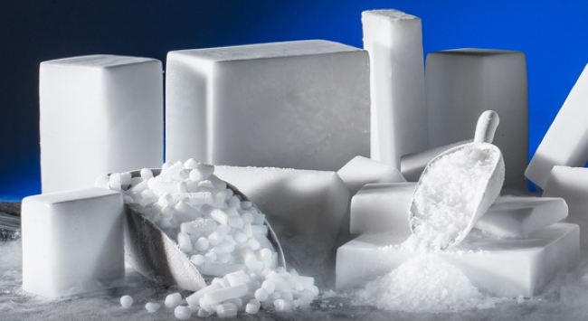 D&ugrave;ng đ&aacute; kh&ocirc; giữ lạnh